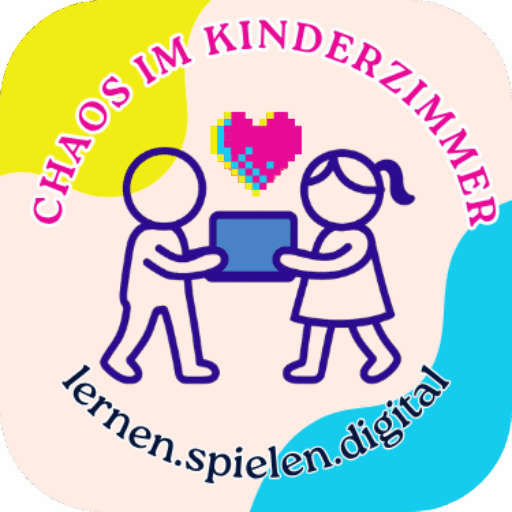 Logo Chaos im Kinderzimmer: zwei Kinder halten Tablet, Pixelherz darüber, Slogan „lernen.spielen.digital“